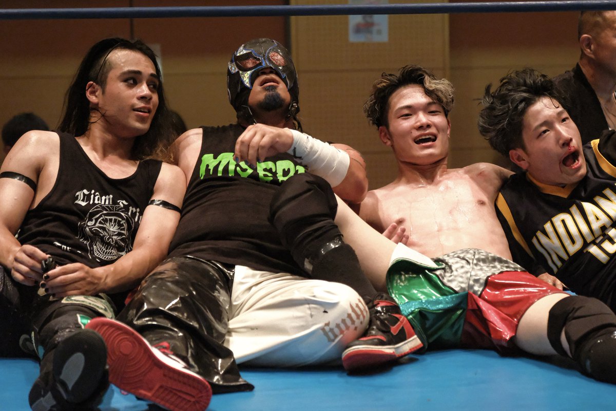 toratigerjiro's tweet photo. 25.7.6 REAL LUCHA LIBRE
RESTART 新起動 〜新たなる道へ〜

リアム・エリック選手
咬牙選手
②

#REALLUCHALIBRE #レアルルチャリブレ #レアル・ルチャ・リブレ #プロレスリングFTO https://t.co/PjYO61axYJ