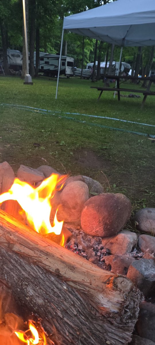 upnorthbeard's tweet image. When u can&apos;t sleep past 5am camping,  pure quiet