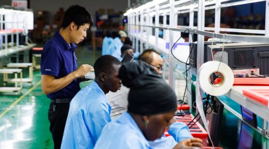 dagdetter's tweet image. The value of Chinese companies’ new investment and construction contracts in countries that are part of the BRI has hit a record high this year, according to
@nedopil at @Griffith_Uni writes @leahyjoseph
linkedin.com/feed/update/ur…