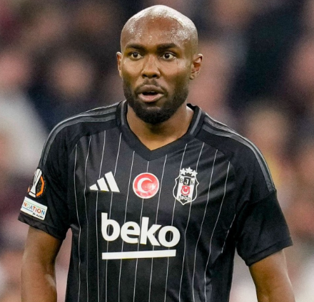 Saha_Disii's tweet photo. ⚫️⚪️ Al-Musrati, Beşiktaş’ın kamp kadrosundan çıkarıldı!
Suudi Arabistan’a transferi gündemde olan Libyalı orta saha, takımdan ayrılmaya hazırlanıyor. 🇸🇦⏳

📰Stadio Ly https://t.co/inS6bnhhXF