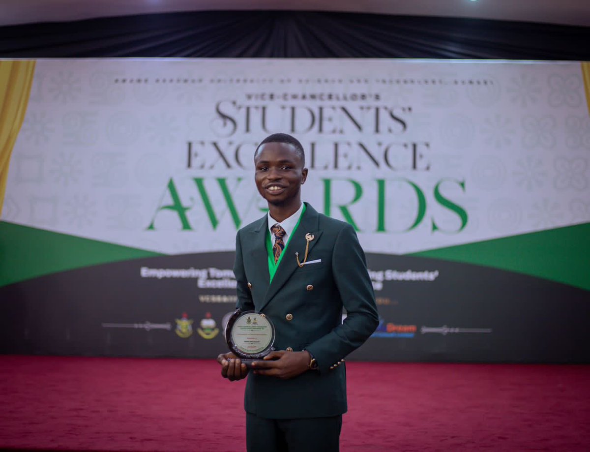 ObuasiSrc's tweet image. Kudos to our SRC President for clinching the Outstanding Student Leader (Obuasi Campus) award at the VCSEA 2025 held yesterday at the iconic Great Hall.
A true testament to impactful leadership, onward and upward.
Congratulations, Sir 👏