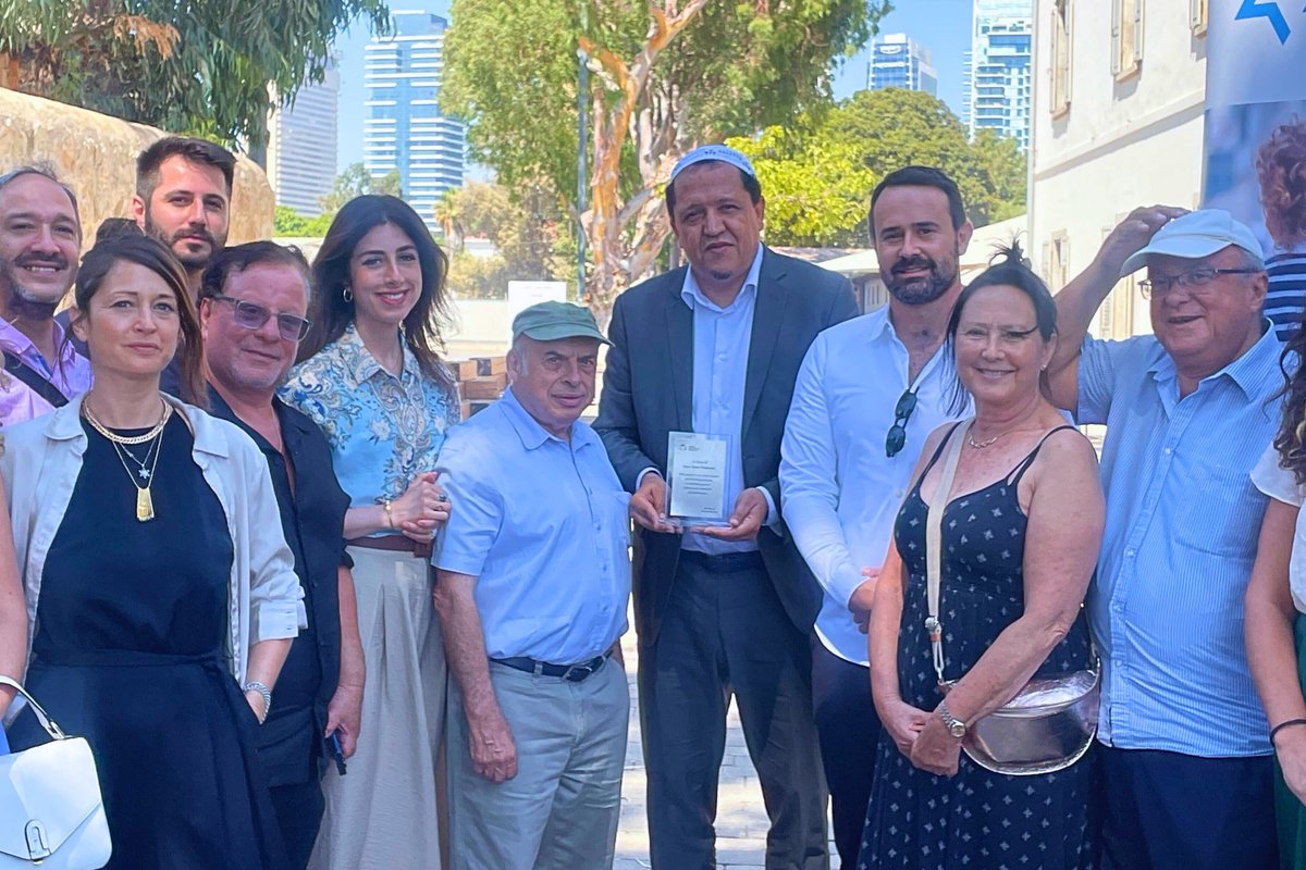 CombatASemitism's tweet image. Yesterday, we honored Imam Hassen Chalghoumi in Israel for his extraordinary courage.
He takes immense risks to fight antisemitism and promote peace between Jews and Muslims.
He is a true hero.
