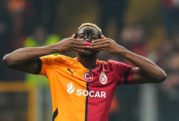 Saha_Disii's tweet photo. 🚨 Galatasaray ve Napoli, Victor Osimhen'in 2 yıl İtalya'ya satılmaması şartında anlaştı. Sonraki satıştan pay konusu görüşülüyor.

📰Relevo https://t.co/gZULeBK8BO