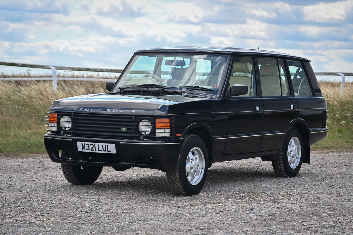 BonhamsCars's tweet image. Live Auction | A desirable long wheelbase 1994 Range Rover Vogue LSE finished in Beluga Black with a Light Stone Connolly Leather interior 🇬🇧 Listing | tinyurl.com/ys3nq77a