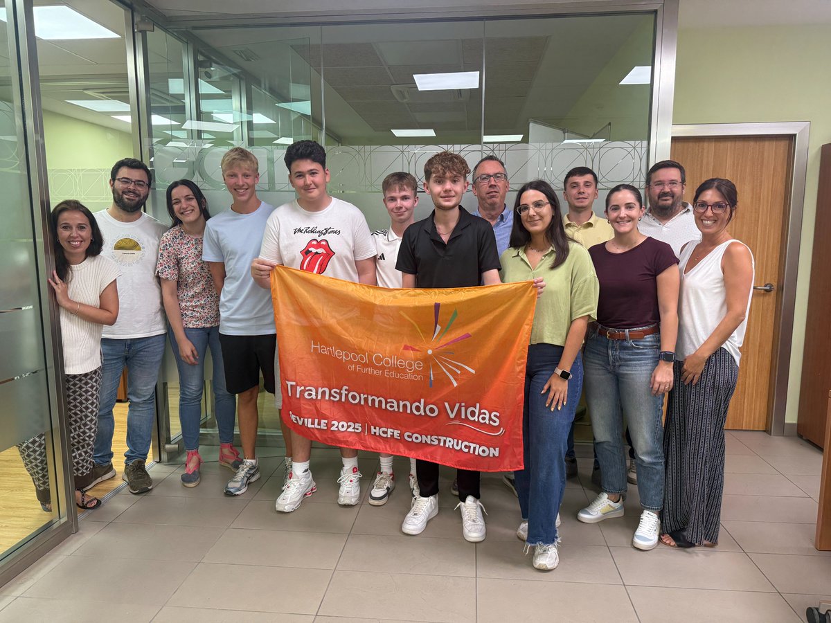 hartlepoolfe's tweet image. Flying the HCFE Flag in Seville! 🇪🇸

13 of our L3 Construction &amp;amp; T Level Surveying students are gaining real-world experience in Spain - from live builds to summer schools.

Thanks to @INCOMAgroup &amp;amp; Gabinete de Gestión Técnica for hosting!

#TuringScheme #TransformingLives
