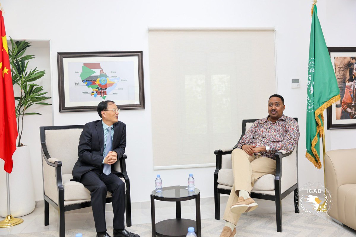 DrWorkneh's tweet image. Today, I received H.E. Ambassador Hu Bin, Ambassador of the People’s Republic of China to Djibouti and accredited to IGAD, for an exchange on regional issues.
We also signed a grant agreement aimed at strengthening institutional support to IGAD. I am grateful for China’s…