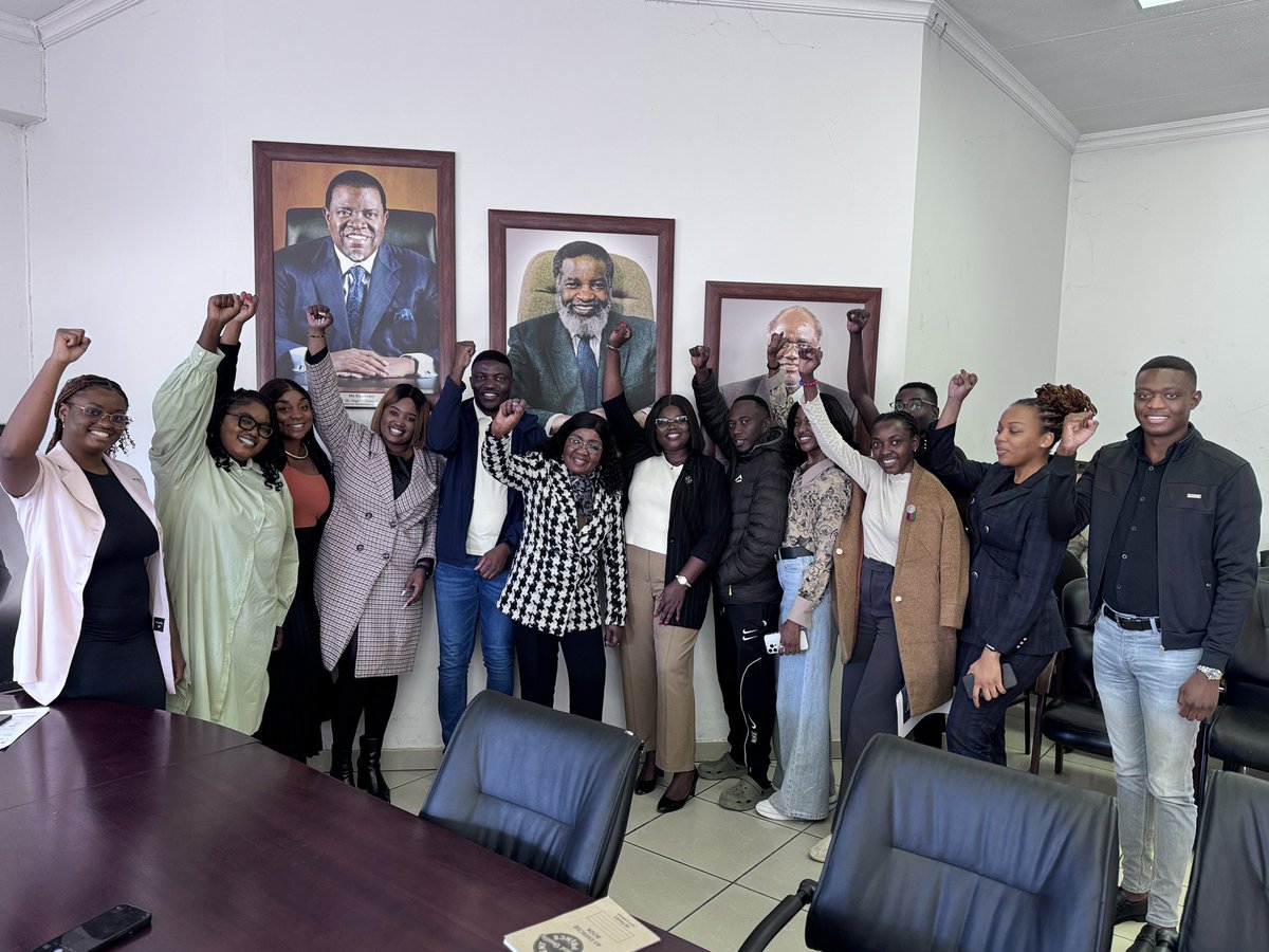 [In-Pictures]: 📸

I had a meeting with the SWAPO Party Youth League Media Team this morning at the SWAPO Party National Headquarters.  

It is indeed a team of dedicated young people of SWAPO Party, full of fresh ideas and innovations.