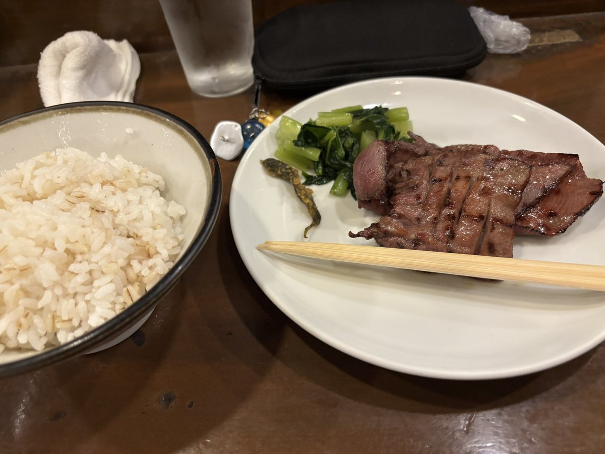 仙台出張の1軒目は恒例のココ
鉄板ですな