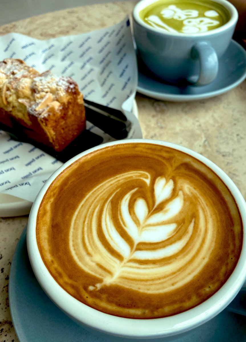 دوش آن صنم 
چه خوش گفت، 
در مجلسِ مُغانَم
«با کافران چه کارت؟ 
گر بت نمی‌پرستی»

🪸🪸🪸
#حافظ_شیرازی 
#طلب_خیر