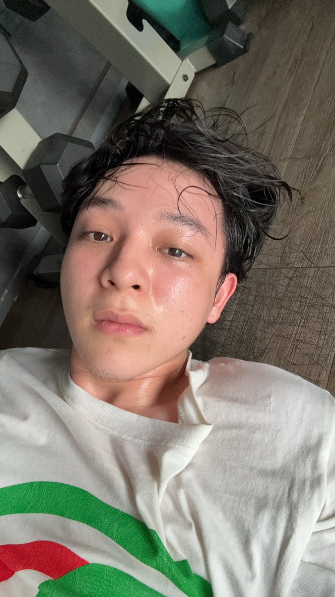 basjtr's tweet image. การออกกำลังกายเป็นผลดีต่อร่างกายในระยะยาวการออกกำลังกายสม่ำเสมอจะทำให้ระบบเผาผลาญดี
ส่วนตัวผมเองเชื่อในการออกกำลังกายมากๆจึงทำให้ช่วงที่มีการออกกำลังกายเกิดอาการชะล่าใจและประมาทในการกิน
สิ่งที่ตามมาก็คือกินมากกว่าออกกำลัง ซึ่งทำให้น้ำหนักขึ้นมา5กิโล และ…
