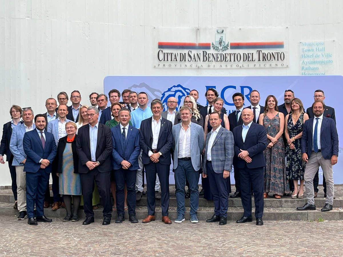 Jarosław Stawiarski (@jarekstawiarski) on Twitter photo Podczas Dni Studyjnych grupy <a href="/ECR_CoR/">ECR Group in the CoR</a> Komitetu Regionów <a href="/EU_CoR/">European Committee of the Regions</a> 2025 w San Benedetto del Tronto poruszyłem kwestie kluczowych wyzwań regionu w kontekście wojny na Ukrainie oraz roli polityki spójności w ich rozwiązywaniu. Podczas Dni Studyjnych grupy <a href="/ECR_CoR/">ECR Group in the CoR</a> Komitetu Regionów <a href="/EU_CoR/">European Committee of the Regions</a> 2025 w San Benedetto del Tronto poruszyłem kwestie kluczowych wyzwań regionu w kontekście wojny na Ukrainie oraz roli polityki spójności w ich rozwiązywaniu.