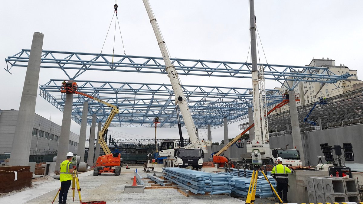 Adif_es's tweet image. 👷🚉Avanzamos en la remodelación y ampliación de la estación de A Coruña • Completamos el montaje de los pilares para izar la estructura de la nueva marquesina.
🚧A la vez, trabajamos en:
·Nuevas vías y andenes.
·Paso inferior.
·Señalización y comunicaciones.
·Interior del…
