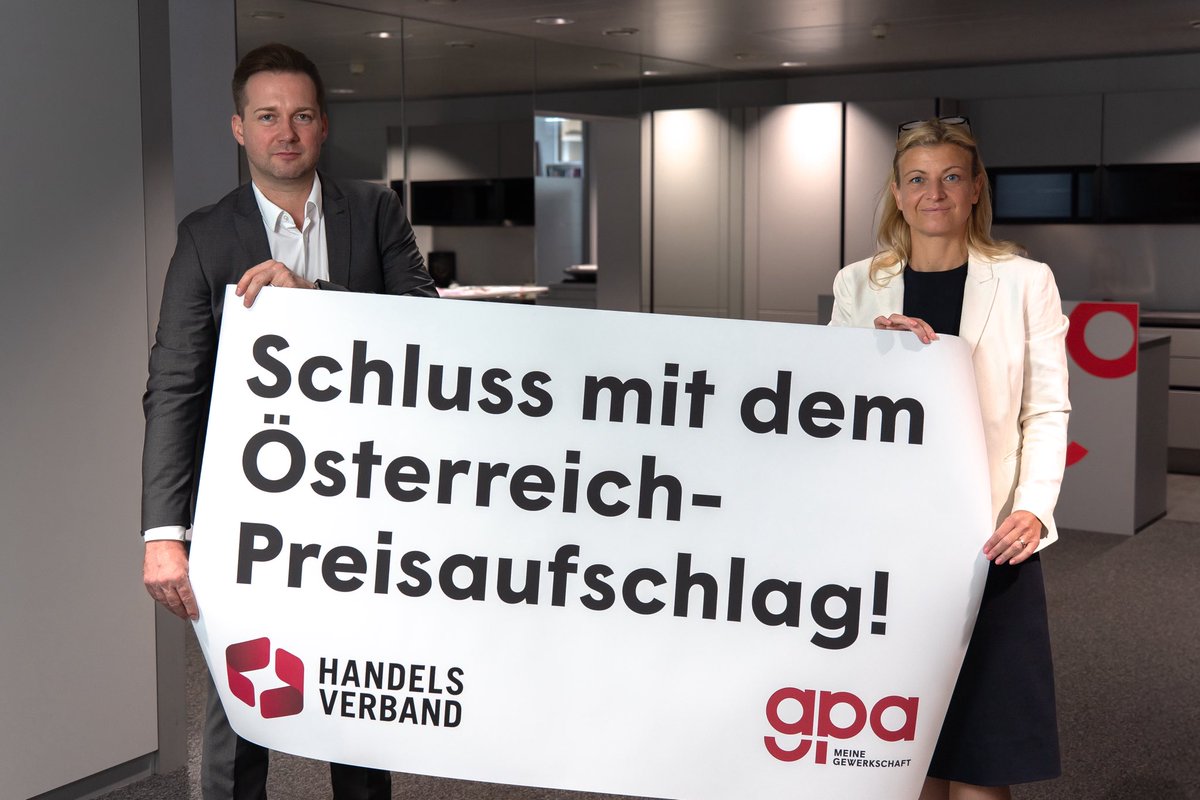"Österreich-Preisaufschlag": HV &amp; GPA fordern im Schulterschluss EU-weites Verbot territorialer Lieferbeschränkungen! ℹ️ handelsverband.at/presse/pressea… <a href="/BarbaraTeiber/">Barbara Teiber</a> <a href="/GewerkschaftGPA/">Gewerkschaft GPA</a> <a href="/DMGuertler/">Daniel Gürtler</a> <a href="/handelsverbandA/">Handelsverband AT</a> <a href="/eucommission/">EU Commission</a>