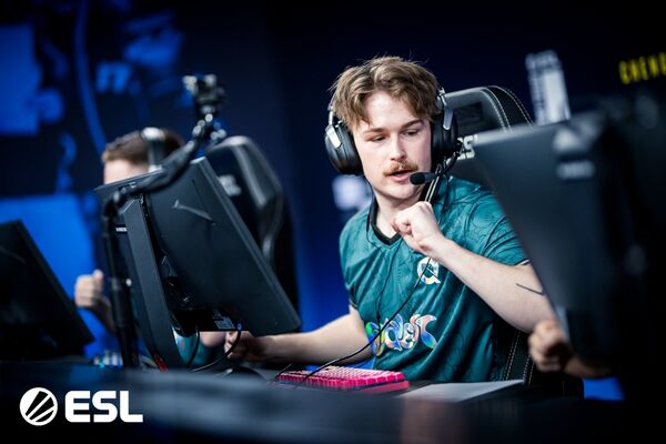 zapdisbruv's tweet image. 🚨 BREAKING: Sources say @aliStair_CS  may have faked a mouse malfunction mid-match footage under review. 🎥🖱️

An internal investigation is underway, with officials looking into possible unsportsmanlike conduct. 👀

More to follow. Developing story. ⚠️

#CS2 #OCE