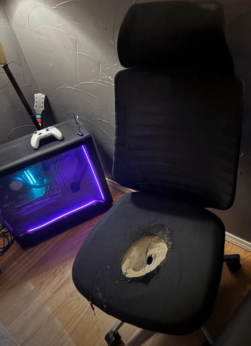 Found the guy who plays the Fartomancer Path of Exile build