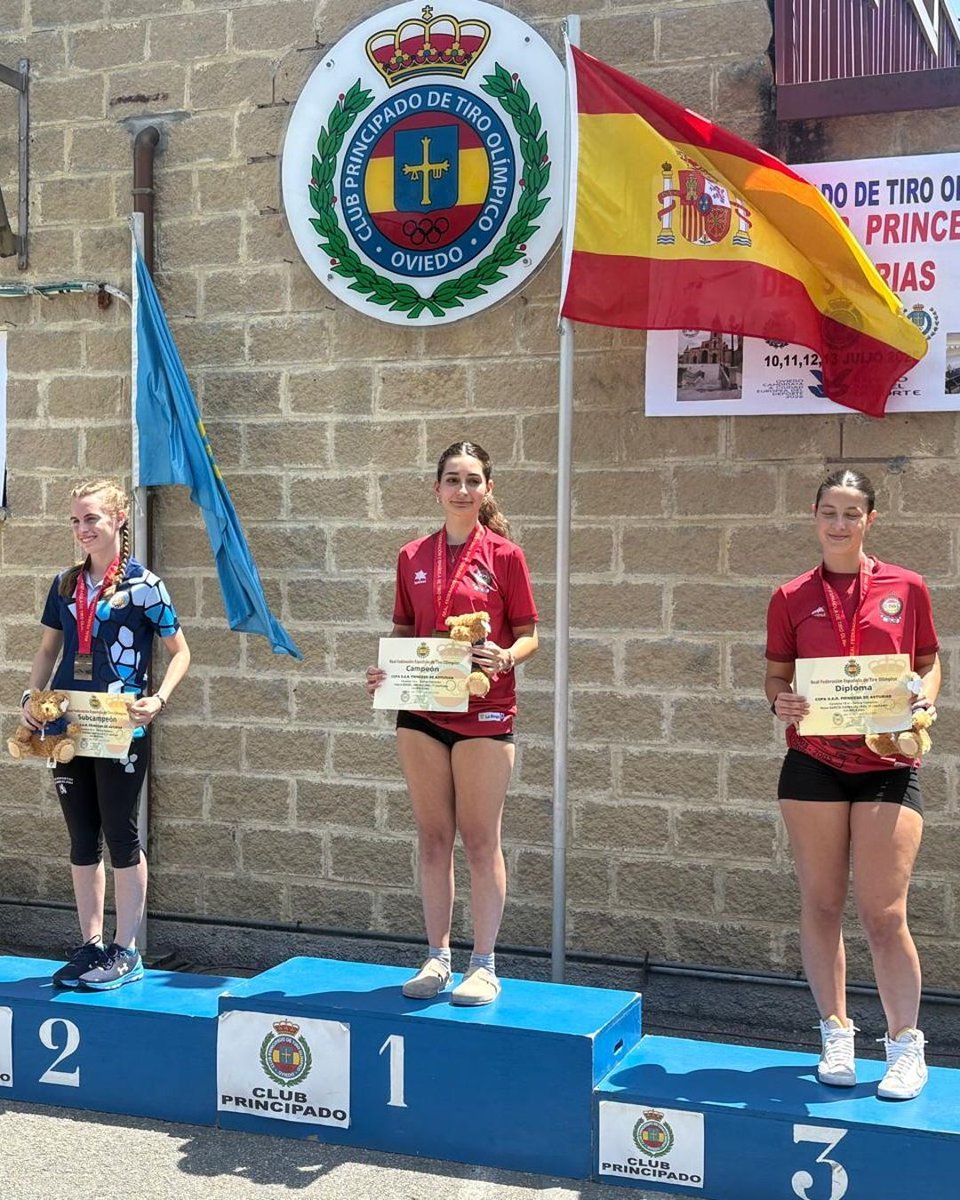 🥇 Valeria Miguel Jiménez
🥉 Naara García Carvajal
¡Orgullo riojano en la Copa S.A.R. Princesa de Asturias 2025 en Oviedo! 🔥

Ambas se suben al podio en Carabina Aire Cadete Femenino.

🎯 ¡El futuro del #TiroOlímpico está aquí!

#CarabinaAire #PromesasDelTiro #LaRiojaDeporte