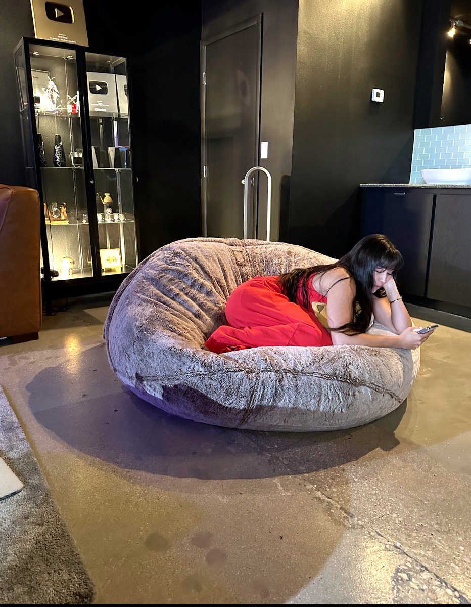 morioyaps's tweet image. Bean bag was definitely a great purchase