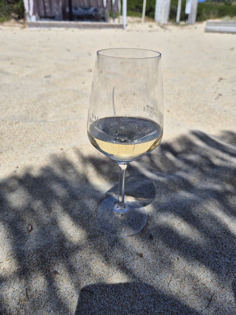 JanAtTwitte_r's tweet image. Ich habe das Glück im Alltag nicht aufs Geld schauen zu müssen lebe aber trotzdem relativ sparsam. Heute haben wir uns was gegönnt. Kleiner Bucht mit Welcome Drink. Tipp unseres Portiers im Hotel.