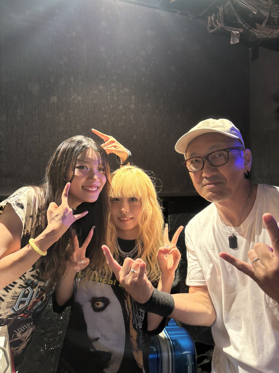 しごおわ🐸ます
昨日の上げ忘れトッパーとトリ！！
#細 とオジサン
#Dimrays とオジサン