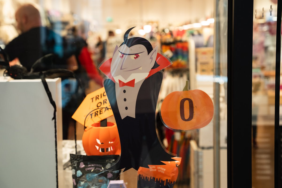 Did you know that each Pop Up Pumpkin Patch comes with a FREE Window Trail? 🤯

This helps capture data and increase dwell time for your area, as well as helping your Pop Up Pumpkin Patch pumpkins last longer, ensuring an enjoyable experience for all!