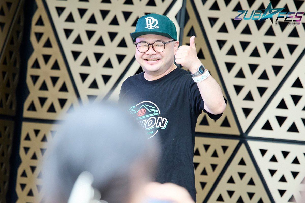 zuba_fes's tweet image. \ZUBA☆FES 2025/
2025.5.24-25

【写真で振り返り📷】
genius foolさん！
@genius_fool3

25日トップバッター！
かっこいいパフォーマンスとゆるく面白いMCで、会場をとっても盛り上げてくれました🔥

出演者のインタビュー記事はこちら⬇️
zubafes.com/interview

#zubafes
#ズバフェス