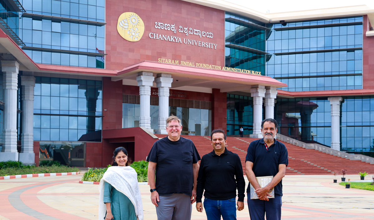 ChanakyaUni's tweet image. An Inspiring Interaction at Chanakya University!

We were honoured to host John Colgrove, Founder and Chief Visionary Officer (CVO) of Pure Storage, for an engaging session with our faculty and students.

As part of their visit to our Global Campus, John and his India team shared…