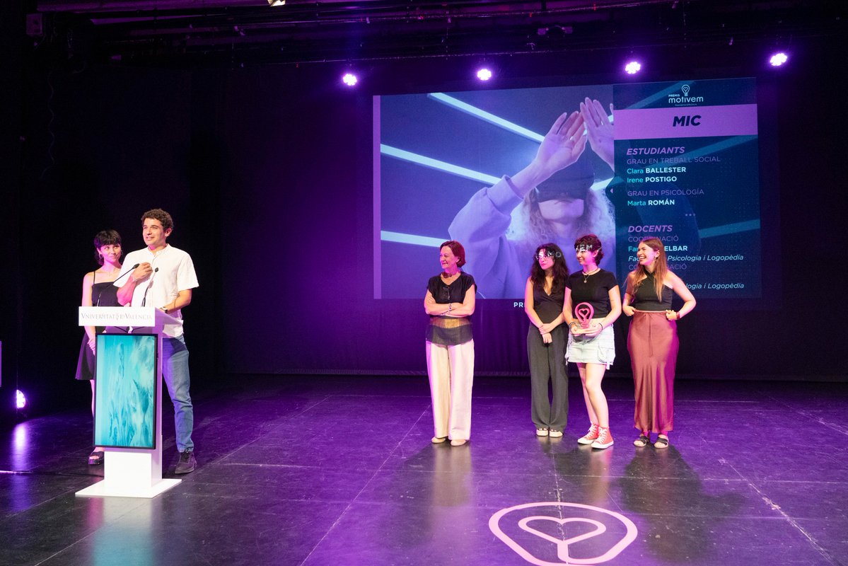 ADEITUV's tweet image. 🏆Encara no has vist el lliurament dels Premis #MOTIVEM 2025 @UV_EG?
📸Ací pots veure totes les imatges de l'acte: adeituv.es/noticias-premi…
🙌🏻GRÀCIES a tots els estudiants i docents que heu participat en #MOTIVEM i que heu presentat idea.
