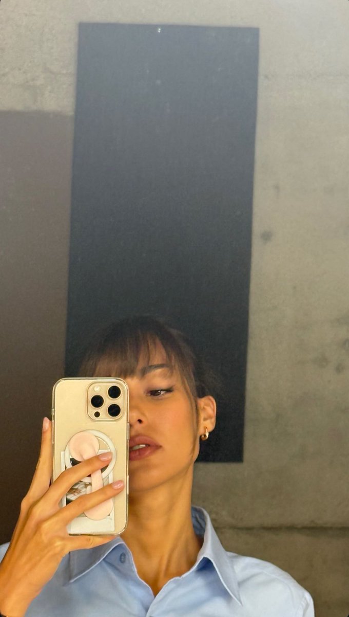 Instagram Stories. 🤣

#DilanÇiçekDeniz