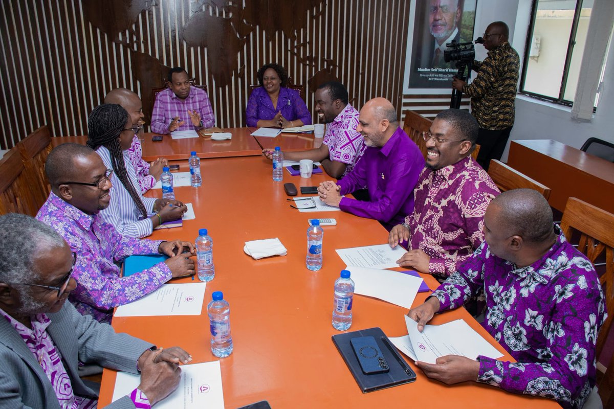 ACTWazalendo (@actwazalendo) on Twitter photo Leo Julai 17, 2025 Kiongozi wa <a href="/ACTwazalendo/">ACTWazalendo</a> Ndugu <a href="/SemuDorothy/">Dorothy Semu</a> ameongoza Kikao cha Kamati Uongozi kilichofanyika katika Ukumbi Juma Duni Haji Makao Makuu DSM.
Waliohudhuria kikao hicho ni pamoja na Mwenyekiti wa Chama Taifa, Ndugu <a href="/othmasoud/">Othman Masoud Othman</a> na Katibu Mkuu, Ndugu @AdoShaib Leo Julai 17, 2025 Kiongozi wa <a href="/ACTwazalendo/">ACTWazalendo</a> Ndugu <a href="/SemuDorothy/">Dorothy Semu</a> ameongoza Kikao cha Kamati Uongozi kilichofanyika katika Ukumbi Juma Duni Haji Makao Makuu DSM.
Waliohudhuria kikao hicho ni pamoja na Mwenyekiti wa Chama Taifa, Ndugu <a href="/othmasoud/">Othman Masoud Othman</a> na Katibu Mkuu, Ndugu @AdoShaib