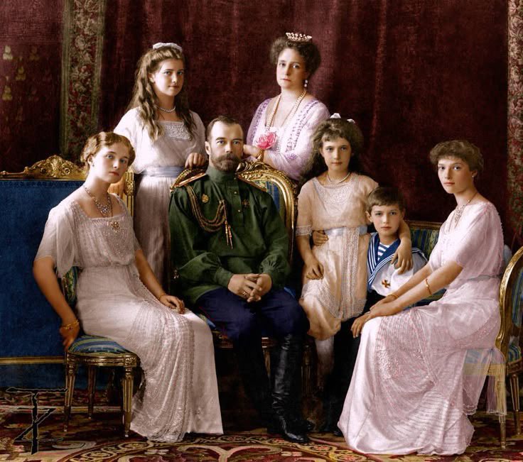sashameetsrus's tweet image. On July 17th, 1918, the Romanov family was tragically executed, marking the fall of a 300-year dynasty. Today, they are honored as martyred saints and symbols of a vanished era. 🪽