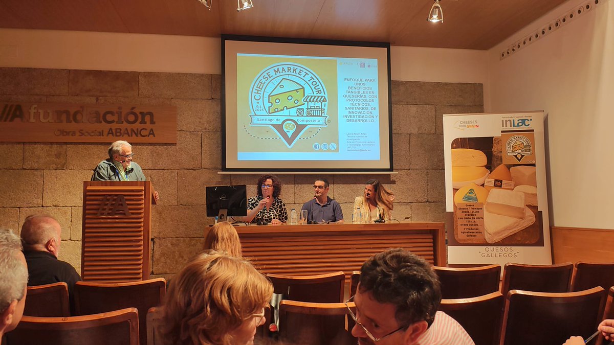 aplta_USC's tweet photo. 👩‍🦱👨‍🦰👩 🎙 Laura Abuín xunto con Paulino Alonso e Lidia Ferreras na mesa redonda enfocada nos protocolos técnicos para obter beneficios tanxibles en queixerías (xornada "O papel do queixo galego" do #CheeseMarketTour 🧀🚗🧀). https://t.co/pcwexE53GW