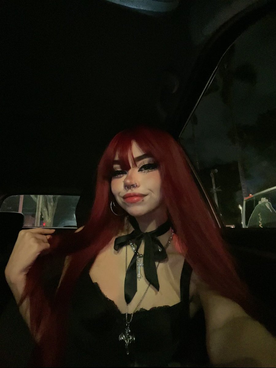MiissDoll_'s tweet photo. Omg, i love the red hair 😵‍💫 https://t.co/AhU8GzIpzI