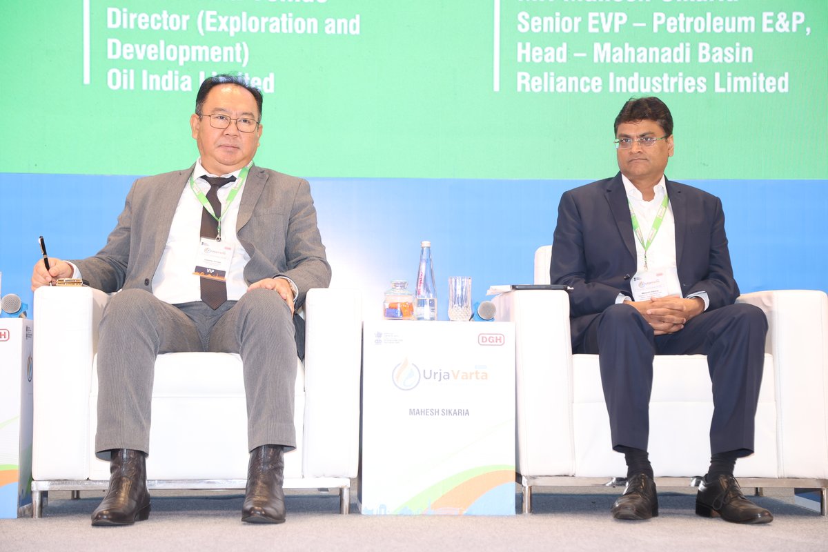 DghIndia's tweet photo. The #TECHSTRAT Forum at #UrjaVarta2025 opened with a high-impact session on Collaborative Strategies for Advancing Offshore Exploration Activities.
Leaders from @ONGC_ , @OilIndiaLimited, @CairnOilandGas , @RIL_Updates , and SLB brought forward rich insights on seismic innovation, deepwater infrastructure planning, and global best practices.
A strong step forward in India's offshore energy roadmap.
#OffshoreEnergy #OilAndGas #Exploration #TechStrat #EnergyLeadership
@PetroleumMin