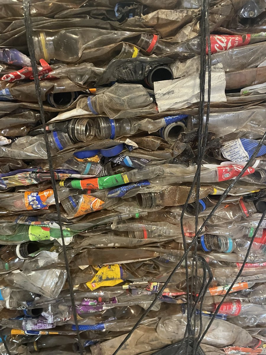 PeteVowles's tweet image. Imagine the possibilities!

A 1st of its kind in Africa, Ele-Collection is converting plastic waste from Victoria Falls into building aggregate. 

Communities are paid to collect plastic rubbish. Ele-Collection convert it into this incredible building material.

#plasticfreejuly