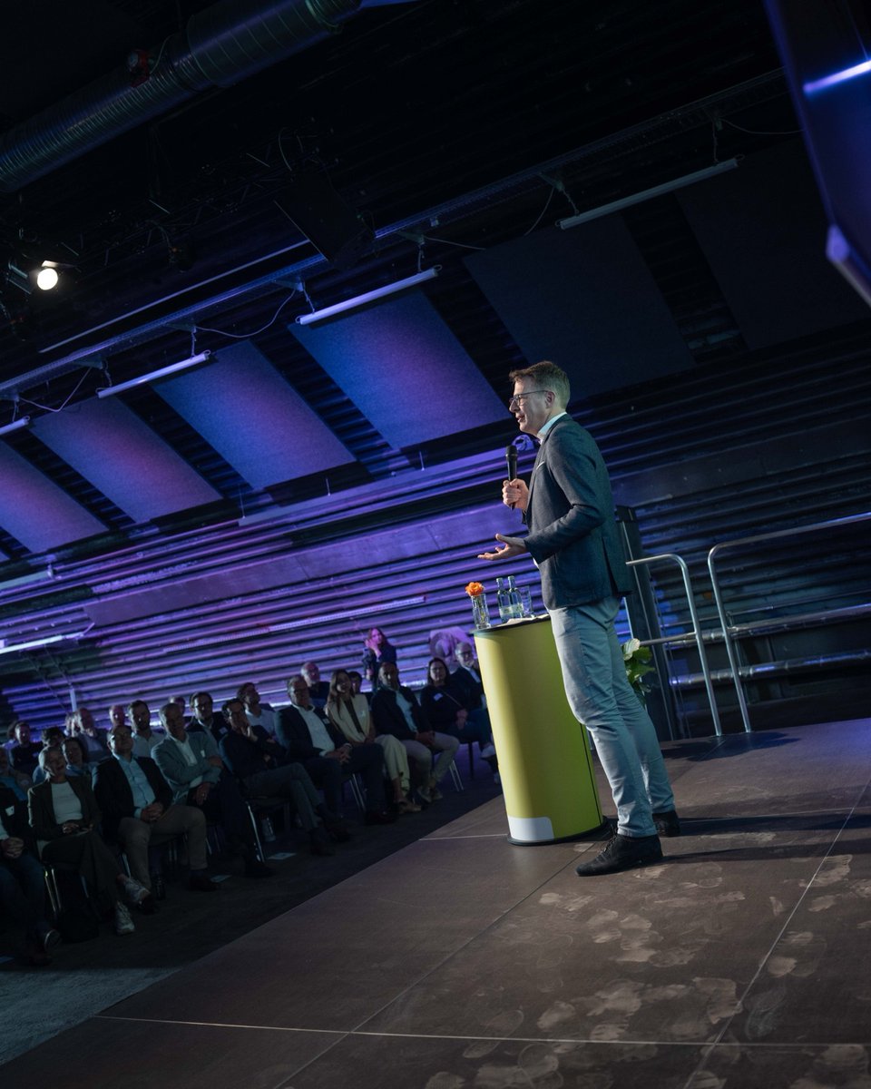 StMWK_Bayern's tweet image. Zukunftsorientiertes Ökosystem in #Memmingen: Das GreenTech Hub wird die besten Talente und Unternehmen aus dem Bereich #Nachhaltigkeit und #Digitalisierung zusammenbringen.