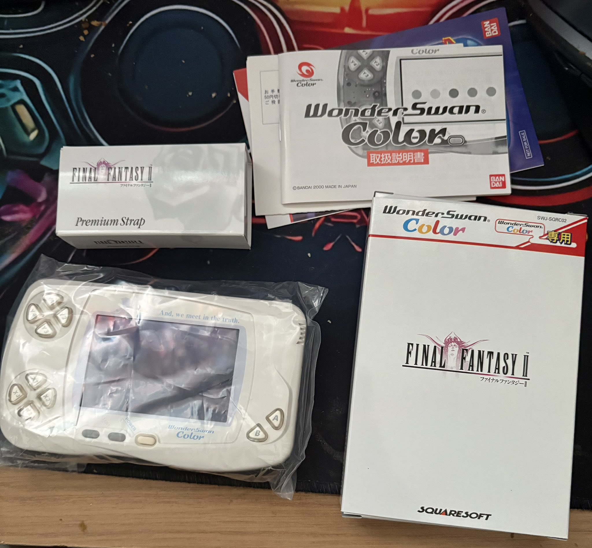 WonderSwan Color FF II Premium Strap同梱 WonderSwan Color FINAL FANTASY II 2 bundled edition Console