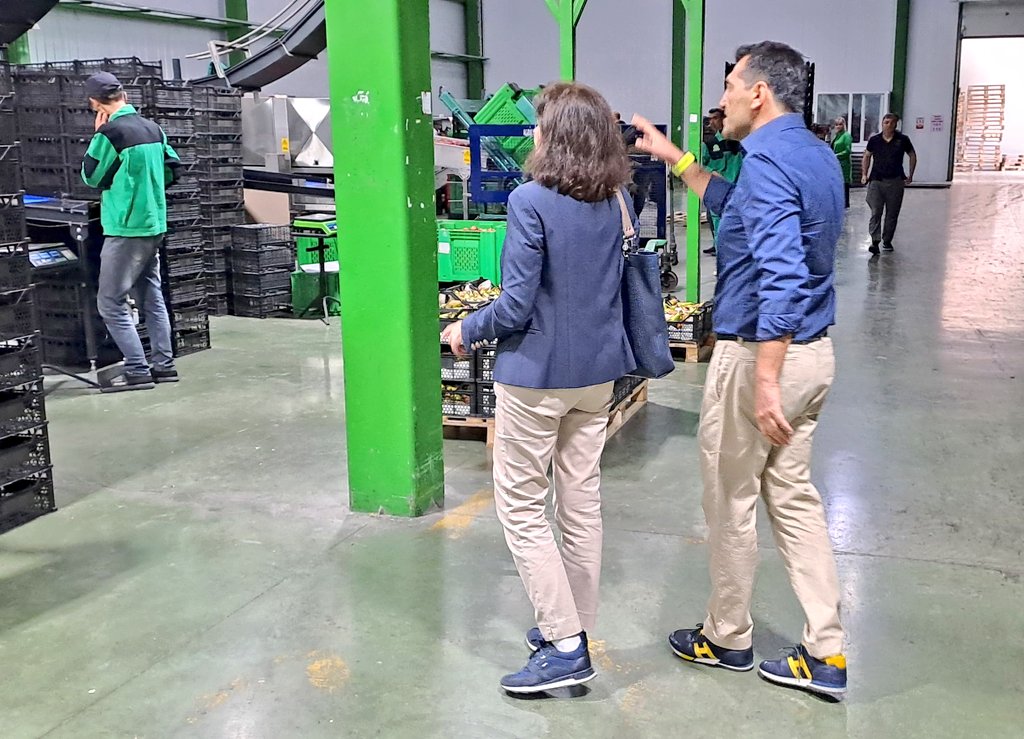 Niece_de_Rameau's tweet photo. 🇫🇷🇦🇿Déplacement dans la région de Qusar vec le service économique de @FranceBakou
-visite du producteur fruitier #Managro qui collabore avec des horticulteurs français depuis 10 ans 🍏
-nouveaux projets de développement de la station de #Shahdag , tourisme de montagne 4 saisons https://t.co/9roahS96cZ