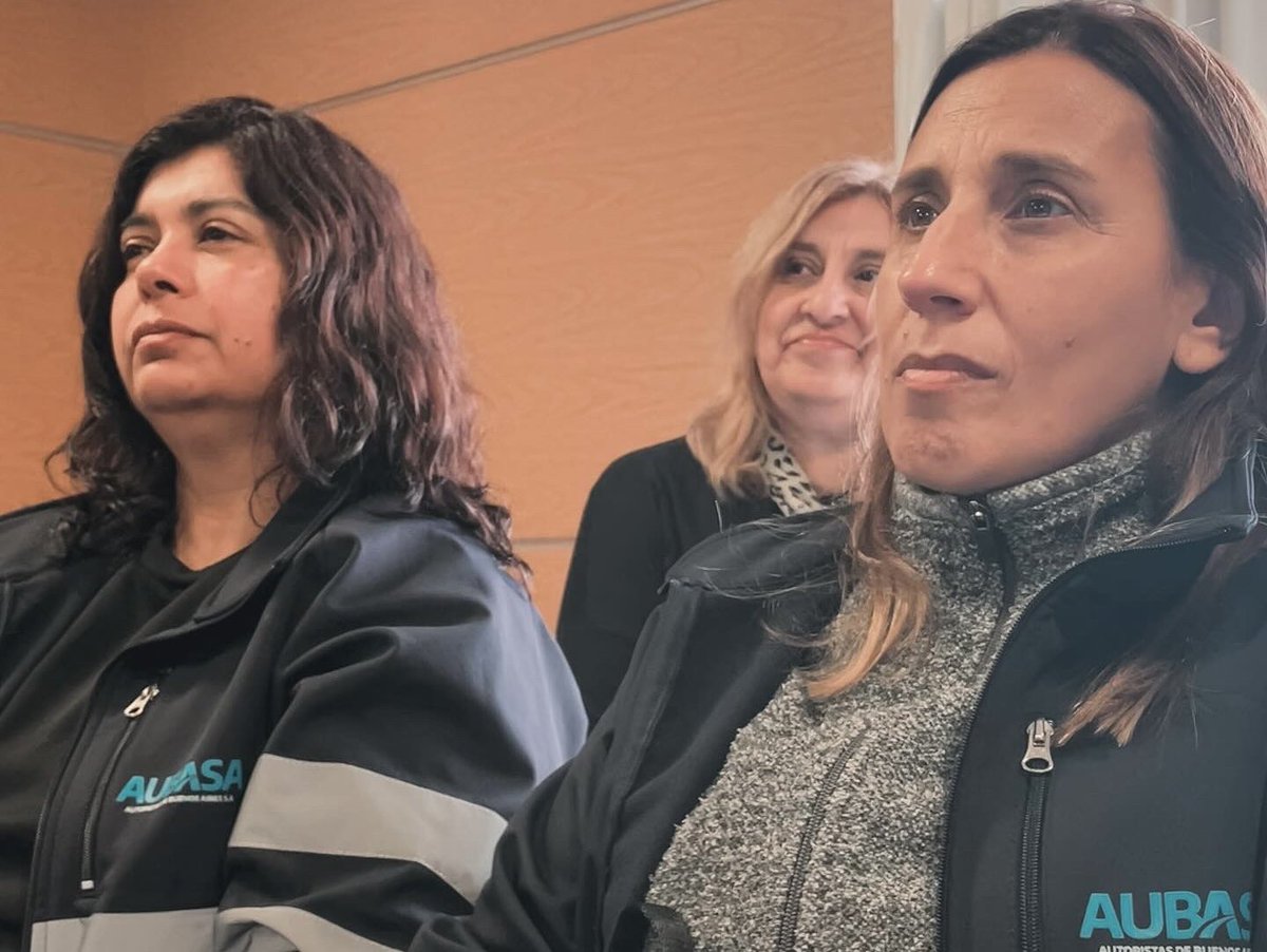 sutpapeajes's tweet photo. Participamos del encuentro en la UNDAV sobre “Tecnologías Convenientes para la Soberanía Latinoamericana”, donde se discutió el rol estratégico del conocimiento y la innovación en el trabajo.

Capacitarnos es prepararnos para transformar el futuro de nuestra actividad ✌🏻 https://t.co/4qs0tD6iov