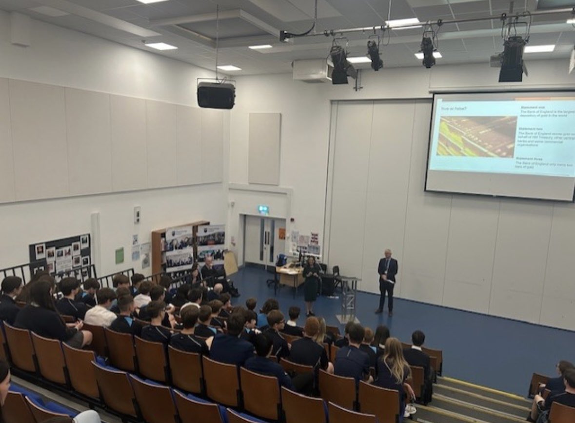 MaghullHighsch's tweet image. Today we have welcomed representatives from the Bank of England @bankofengland to talk to students in Year 12, as well as maths groups from years 9-10, about the role of the bank and career opportunities available.