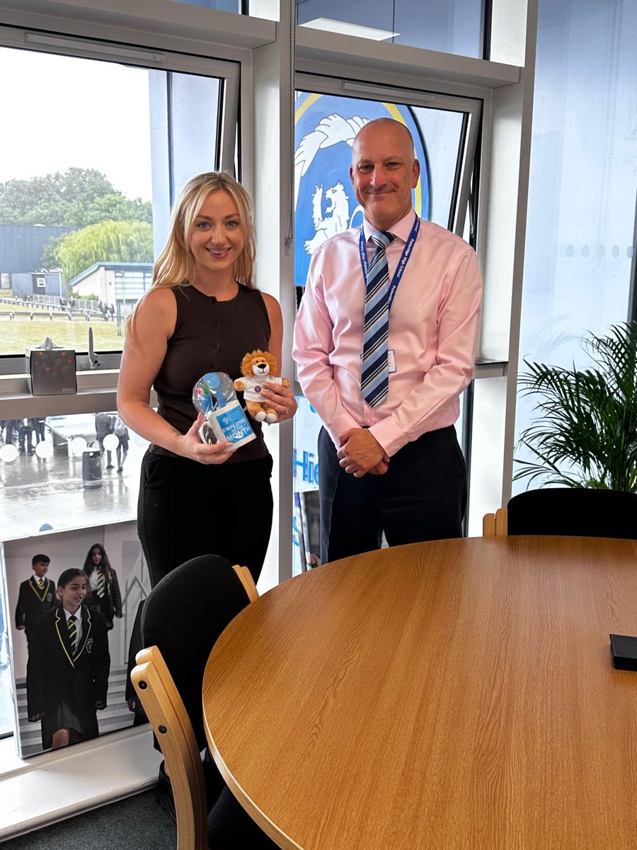 PutteridgeHSch's tweet image. Huge congrats to Mrs. Scales, our July Employee of the Month! 👏 Her leadership in Food & Nutrition has brought some seriously delicious creations to life this past month. 🍽️ @ChilternLT