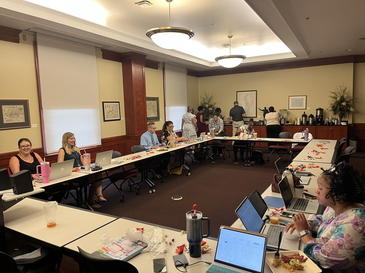 cloverdale2013's tweet image. Enjoyed Day 1 of @PrinceEdwardSch admin. retreat—new team, new faces but common goals! Go Eagles…