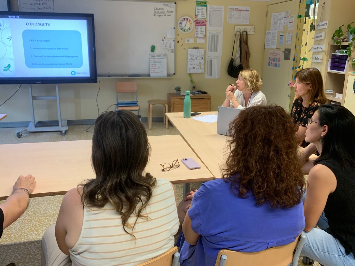 Aliances Magnet (@aliancesmagnet) on Twitter photo L'Escola Vic-Centre va fer la reunió de balanç del seu projecte #Magnet amb el <a href="/BETA_TechCenter/">BETA Tech Center</a> 🧲. Una trobada per compartir el treball i els resultats de la seva feina i per marcar els reptes pel proper curs. Enhorabona a totes les persones que feu possible l'#aliançaMagnet👏 L'Escola Vic-Centre va fer la reunió de balanç del seu projecte #Magnet amb el <a href="/BETA_TechCenter/">BETA Tech Center</a> 🧲. Una trobada per compartir el treball i els resultats de la seva feina i per marcar els reptes pel proper curs. Enhorabona a totes les persones que feu possible l'#aliançaMagnet👏