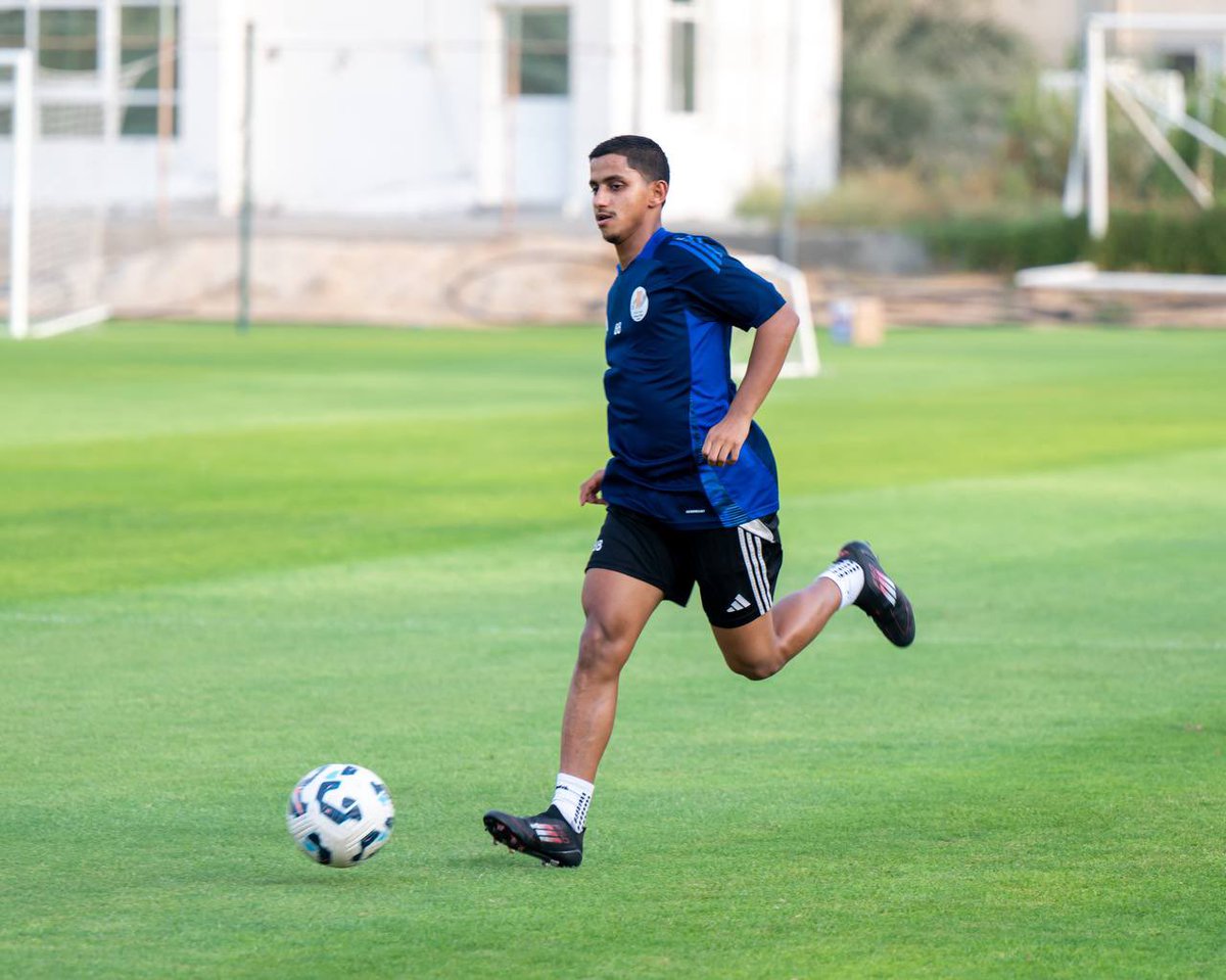 🟠 رديف البركان يدشّن تحضيراته للموسم الجديد بقيادة الوطني عبدالله نوح
بدأ فريق الرديف استعداداته للموسم الرياضي الجديد، تحت إشراف المدرب الوطني عبدالله نوح، وسط أجواء حماسية وروح عالية بين اللاعبين، في إطار برنامج إعدادي شامل يهدف لتجهيز الفريق بدنيًا وفنيًا للمرحلة المقبلة.