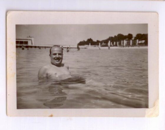 ArsivBakirkoy's tweet image. Florya Atatürk Köşkü ve plaj çevresine ait görseller.▪️Kişisel koleksiyon.