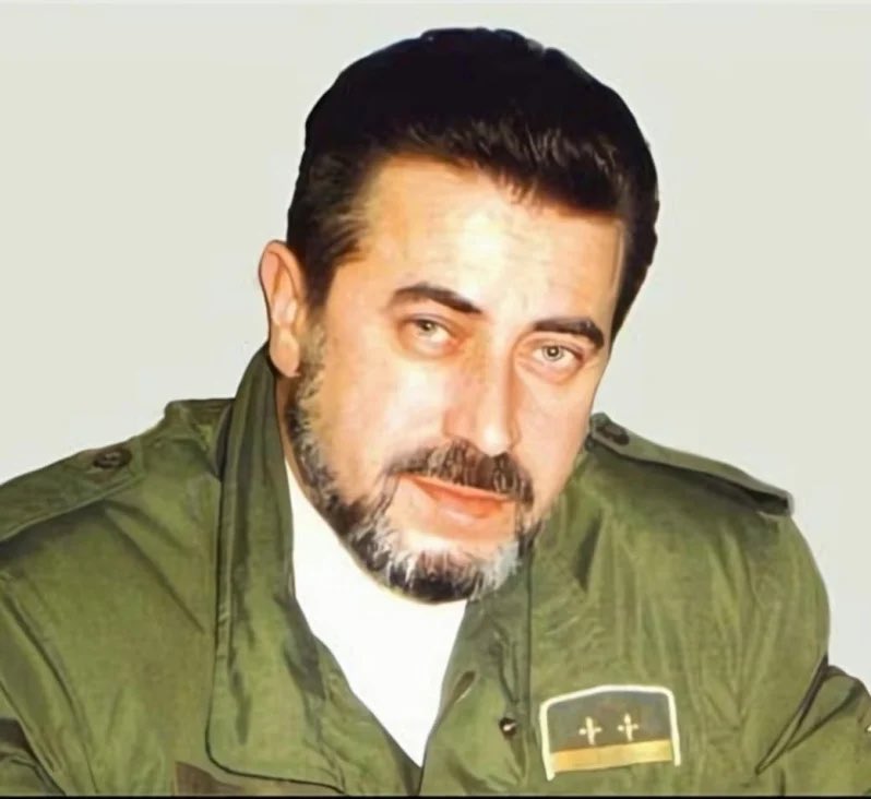 Cetres1's tweet image. Bosna’daki savaş zamanında 7. Müslüman Tugayı’nın komutanı ve aynı zamanda Nakşibendi Şeyhi olan Halil Brzina (72) bu sabah tedavi gördüğü hastanede vefat etti. 
Allah mekanını cennet eylesin.