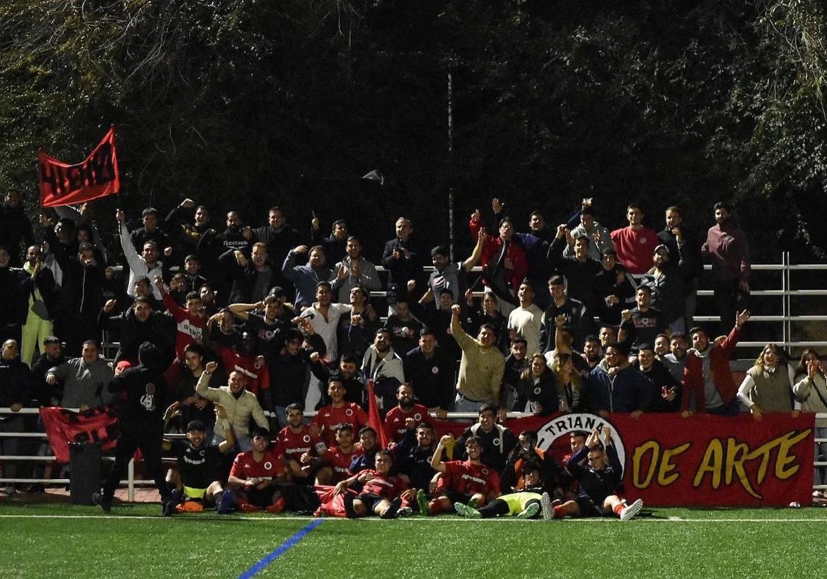 jlsanzalcalde's tweet photo. El #SueñoDeBarrioyCantera que es nuestro @TrianaCF19 también formará ya parte del callejero de Sevilla

La rotonda de nueva construcción que creamos para facilitar la entrada al Charco de la Pava llevará el nombre de este club histórico de la ciudad tras ser aprobado hoy en Pleno https://t.co/OMcmO39GWT