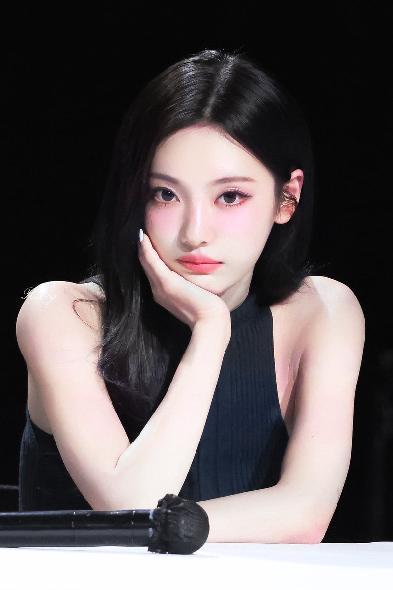 Raining_1023's tweet photo. 250713｜Makestar Fansign

#aespa #æspa #AESPA #에스파 #エスパ
#닝닝 #NINGNING #寧藝卓 #宁艺卓 https://t.co/gvABa5ddBk