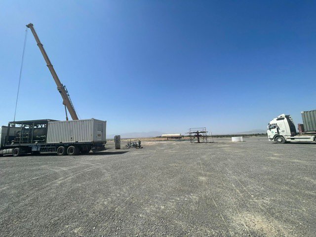 PredatorOilGas's tweet image. Offloading and siting Itafluids well testing equipment at MOU-3