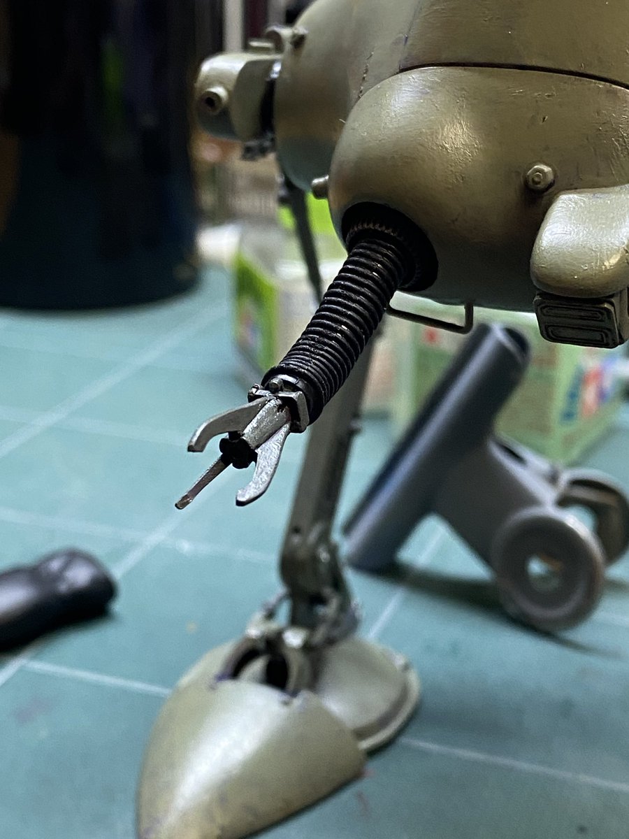 cubicroom0721's tweet image. #ジェリー制作
#AFSmk1制作
#AFSmk2制作
ジェリーの本塗がほぼ完了。デカール前に細かなパーツを組み付けます。NITTO時代のキットはマルチマテリアルなパーツがいっぱいで、ちょっと嬉しくなりますね。さて、ここらでAFSの塗装に移ります。