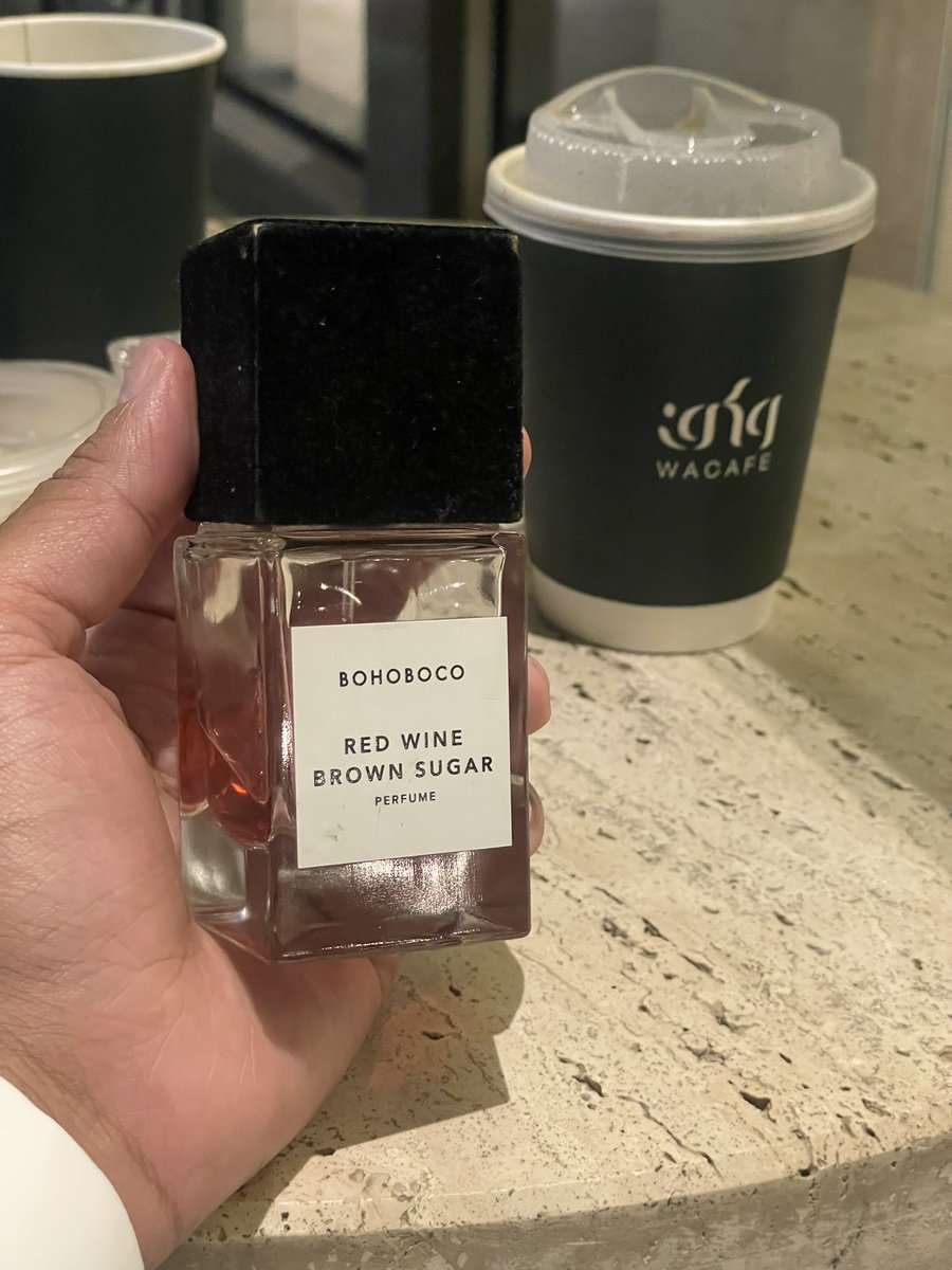 برفقة الأحمر المختلف 
#رابطة_عشاق_العطور